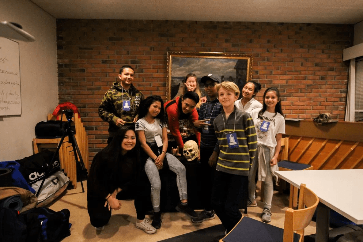 Ungdommer + kirke = sant